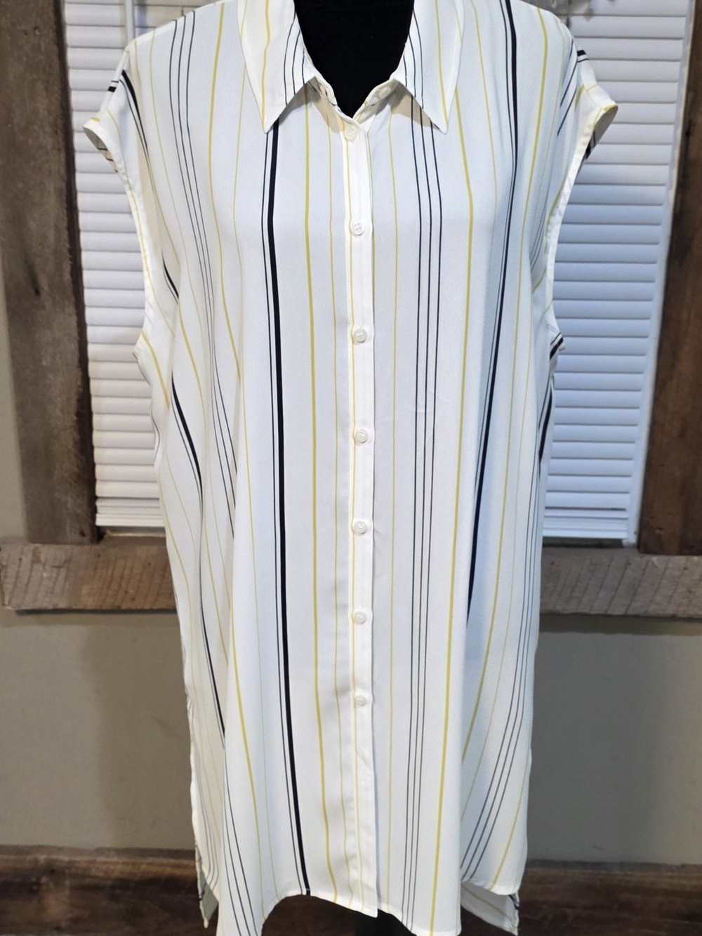 Worthington White Sleeveless Button-Front Striped Tunic